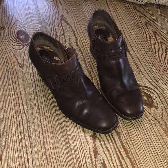 Clark’s Artisan Collection Brown Leather Boots Size 8 1/2M - Picture 2 of 5